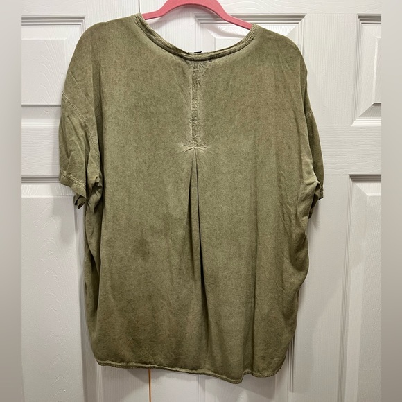 High-Low Distressed Tee - Picture 2 of 2